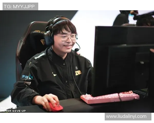 S15LOL洲际赛特别报道RNG逆袭之旅展现团队精神与不屈斗志